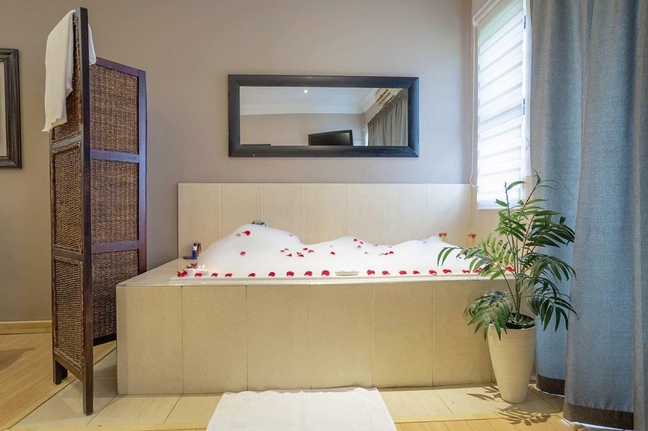Three Oaks And An Aloe Boutique Hotel Hartbeespoort Εξωτερικό φωτογραφία